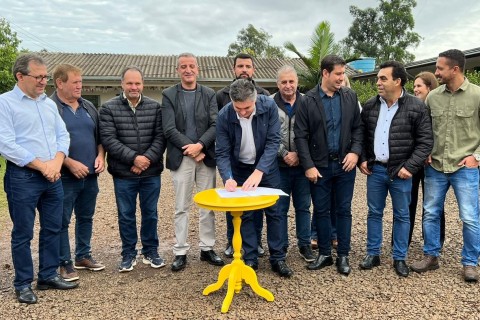 COMEÇA A REVITALIZAÇÃO DO ASFALTO DE SEÇÃO JACARÉ