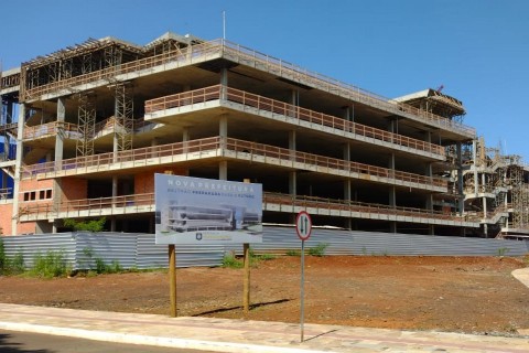 AVANÇA A CONSTRUÇÃO DA NOVA PREFEITURA DE BELTRÃO